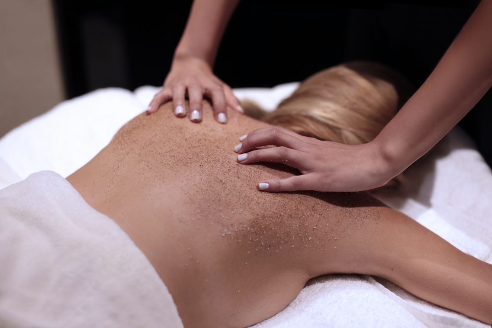 Relaxing body scrub and exfoliation